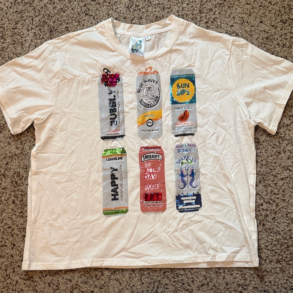 QUEEN OF SPARKLES White Tee with Seltzer Sequined Graphics